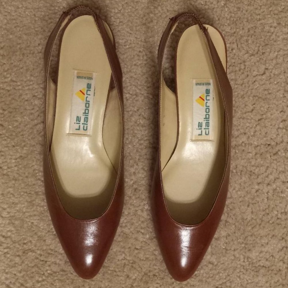 Liz Claiborne Women’s Brisbane Saddle Kid Color (i.e., dark ginger), size 8.